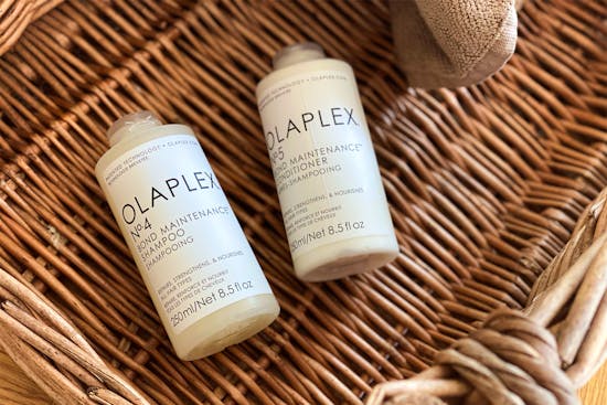 Sådan undgår du solskadet hår