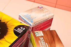 Hårfarge hjemmefra  - Slik leser du fargekodene