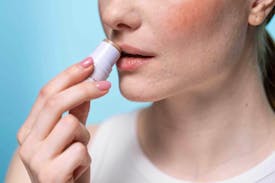 4 tips om je lippen te verzorgen in de kou