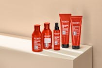 Kontrollér kruset hår med Redken Frizz Dismiss