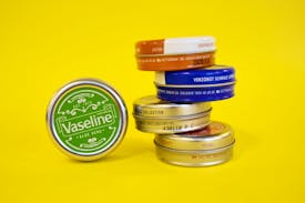 Vaseline læbepomade – undgå tørre læber!