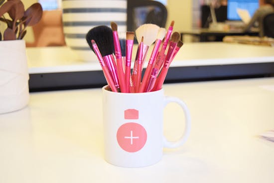 FIND THE RIGHT MAKEUP BRUSH 