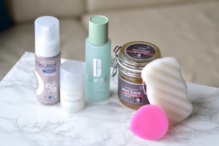 Rens og eksfoliering: Er din hud klar til sommerkjolen?