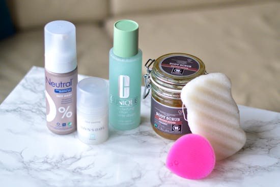 Rens og eksfoliering: Er din hud klar til sommerkjolen?