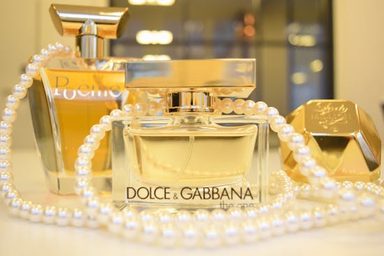 THE LUXPLUS GUIDE ON HOW TO MAKE THE MOST OF YOUR PERFUME