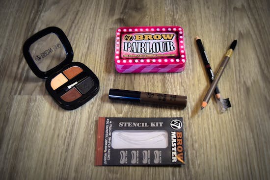 HOW TO SCULPT PERFECT EYEBROWS