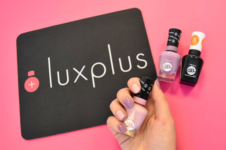 A Beginner's Guide to the Nail Polish Basics