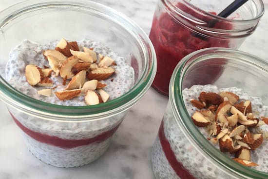 Chiagrød med rabarberkompot