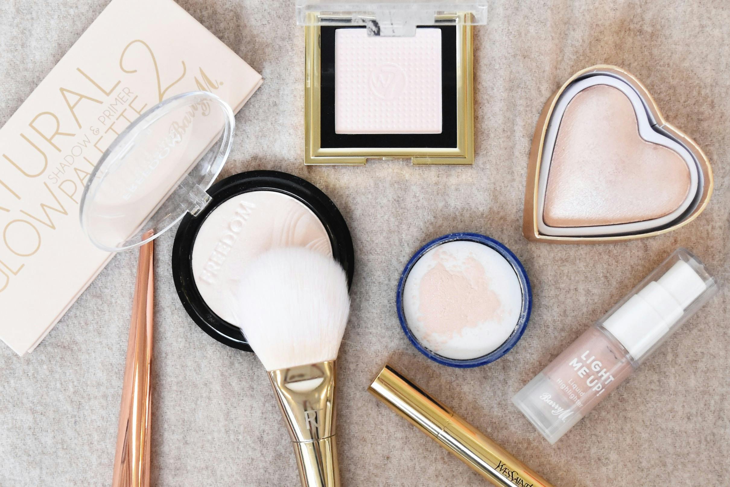 acceptabel nitrogen omfavne Highlighter - Guide til den perfekte makeup