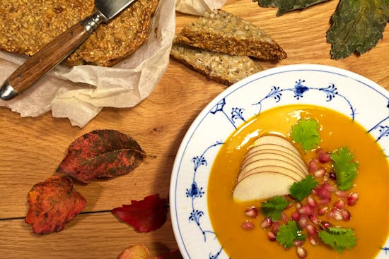 Lun hokkaidosuppe med nøddebrød 