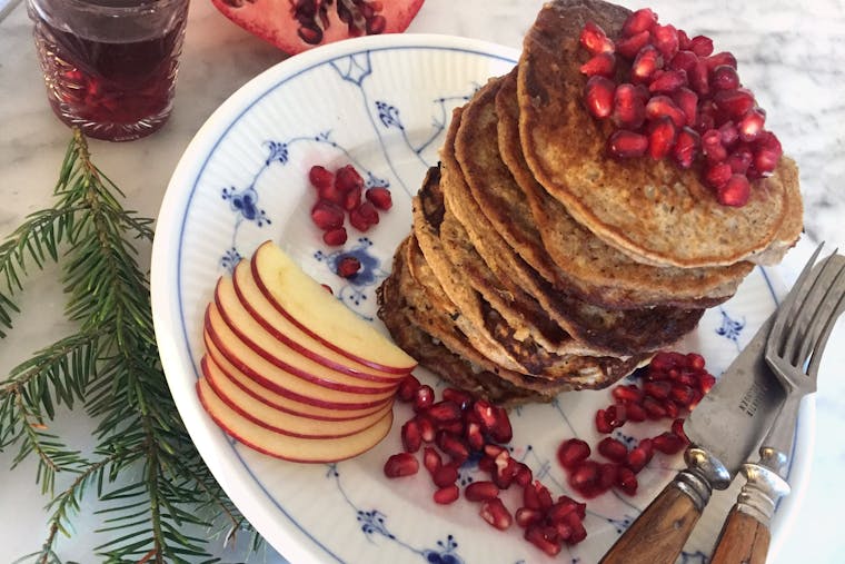 Opskrift på sunde quinoapandekager med julekrydderi