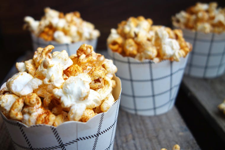 Salte spicy popcorn med paprika  