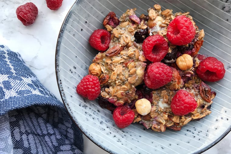 Bagt müsli med bær