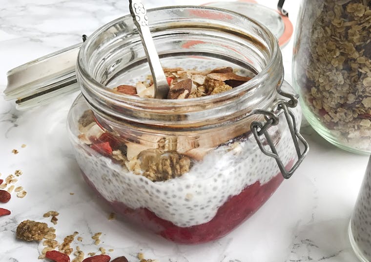 Chiakoldskål med granola