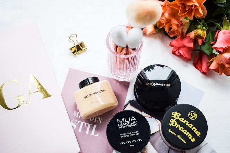 Banana Powder eller setting powder - Hvad skal du vælge?