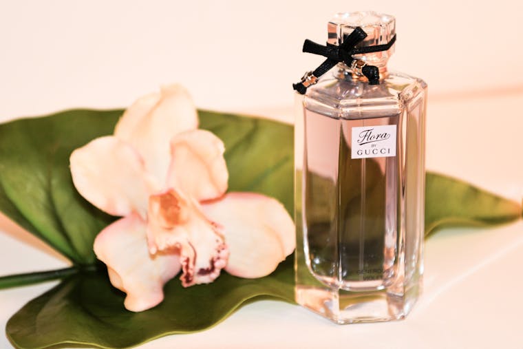 Sensuell och elegant parfym med doften av iris