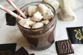 Opskrift: Varm kakao med After eight og skumfiduser 