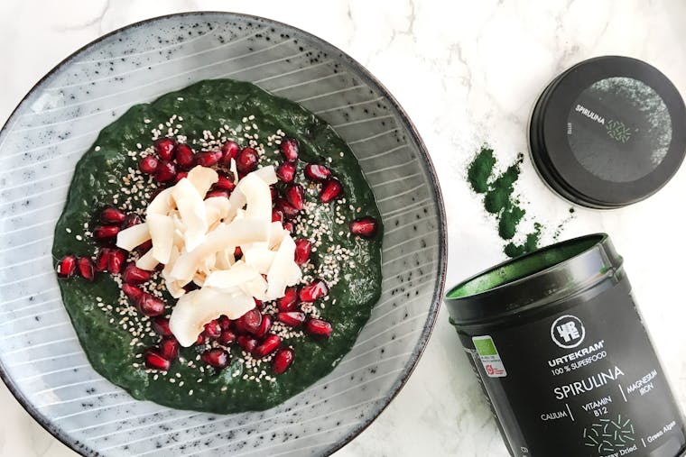 Opskrift: Smoothie bowl med Spirulina