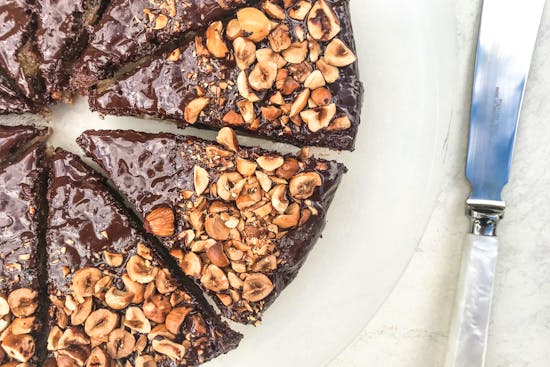 Opskrift: Svampet banankage med chokoladesmørcreme