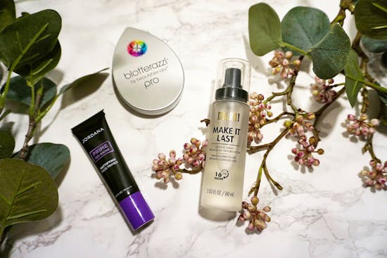 Makeup der holder hele natten