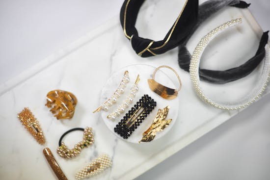 Pift dit outfit op med hårpynt