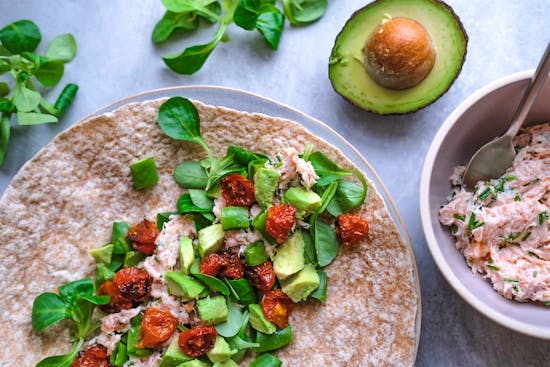 Opskrift: Wraps med laksemousse