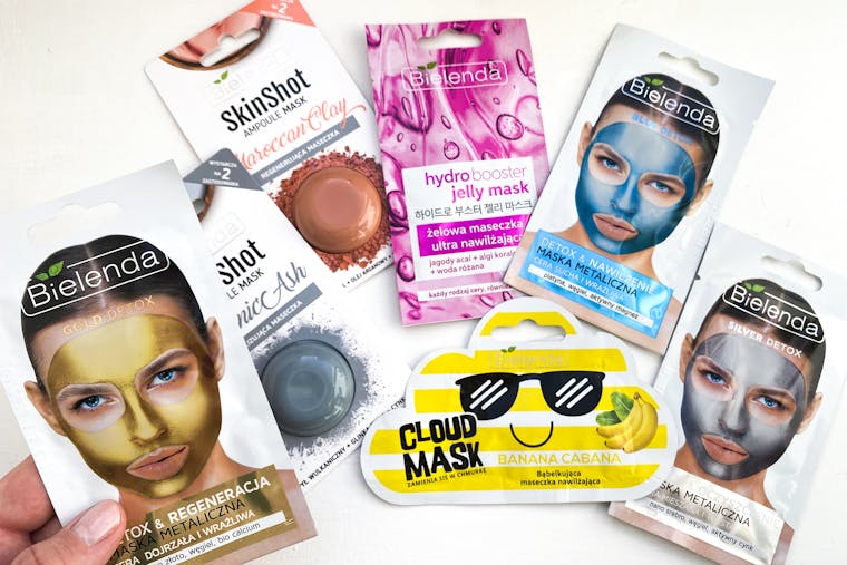 Hjemmehygge med ansigtsmasker