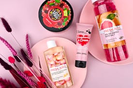 Plej din hud ekstra godt i sommervarmen