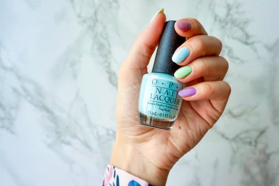 NAGELLACK I SNYGGA PASTELLFÄRGER