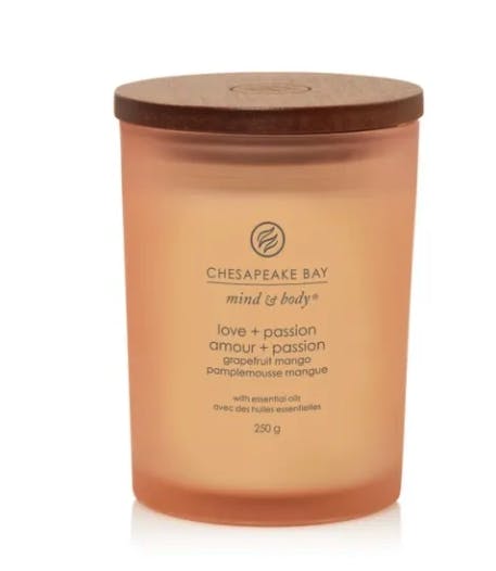 Chesapeake Bay Candle Scented Candle Love & Passion 250 g