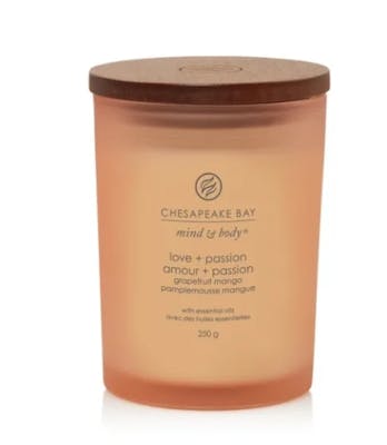 Chesapeake Bay Candle Scented Candle Love &amp; Passion 250 g