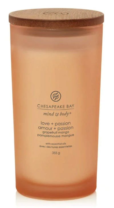Chesapeake Bay Candle Scented Candle Love & Passion 355 g