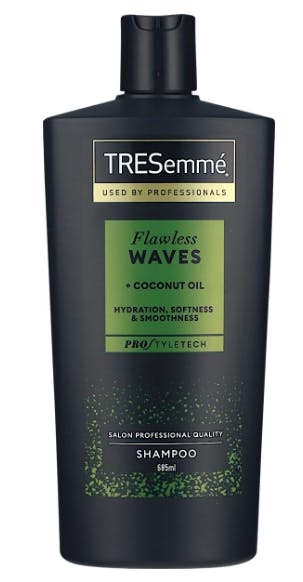 Tresemm&eacute; Flawless Waves Coconut Oil Shampoo 685 ml