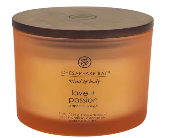 Chesapeake Bay Candle Scented Candle Love & Passion 311 g