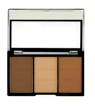 Revolution Makeup Ultra Sculpt &amp; Contour Kit Light And Medium C04 11 g