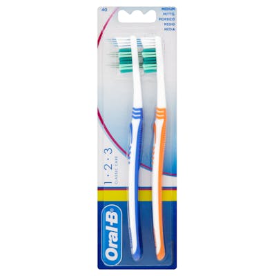 Oral-B 123 Classic Care Toothbrushes Medium 2 stk