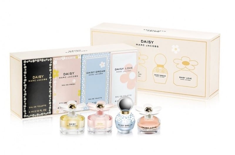 dis Strædet thong Inde Marc Jacobs Daisy Miniature Perfume Collection 4 x 4 ml - 299.95 kr