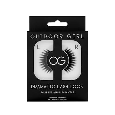 Outdoor Girl Dramatic Lash Look 1 par