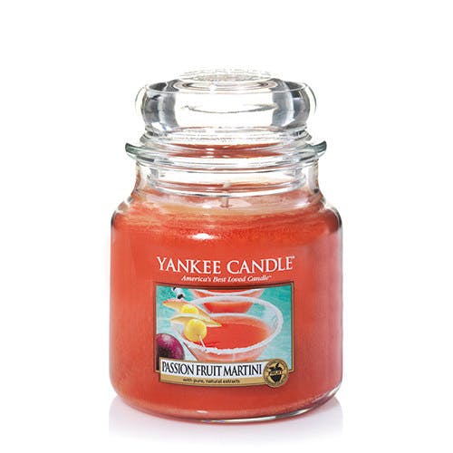 Yankee Candle Classic Medium Jar Passion Fruit Martini 411 g £9.99