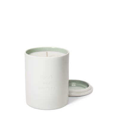 Björk &amp; Berries Never Spring Scented Candle 240 g