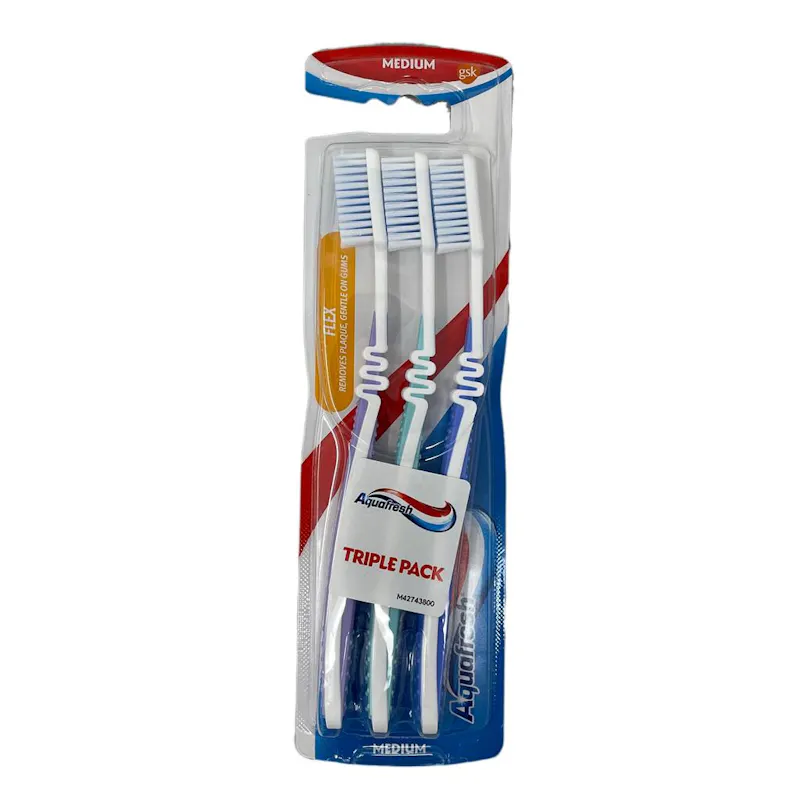 Aquafresh Flex Medium Toothbrushes 3 pcs - £1.99